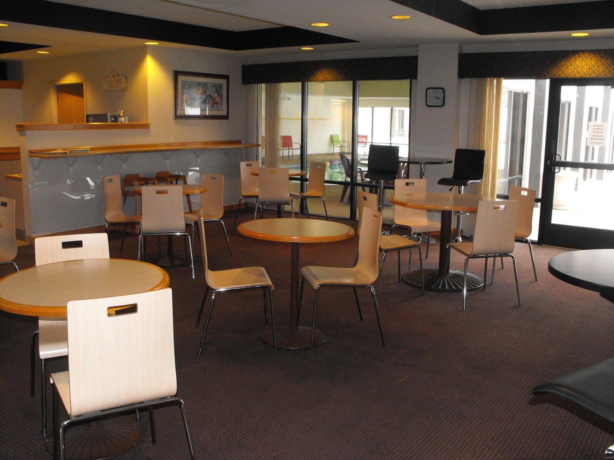 Country Inn & Suites By Radisson, La Crosse, Wi Bagian luar foto